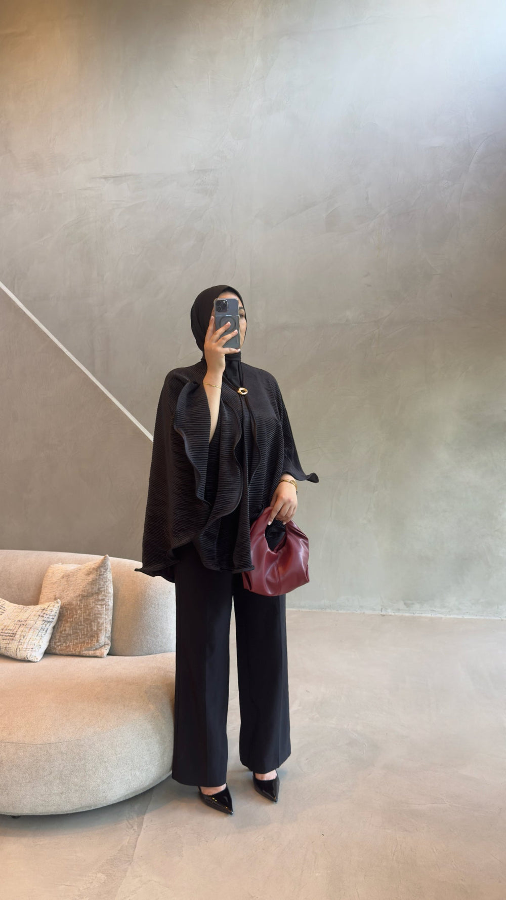 The Mira Cape — Black