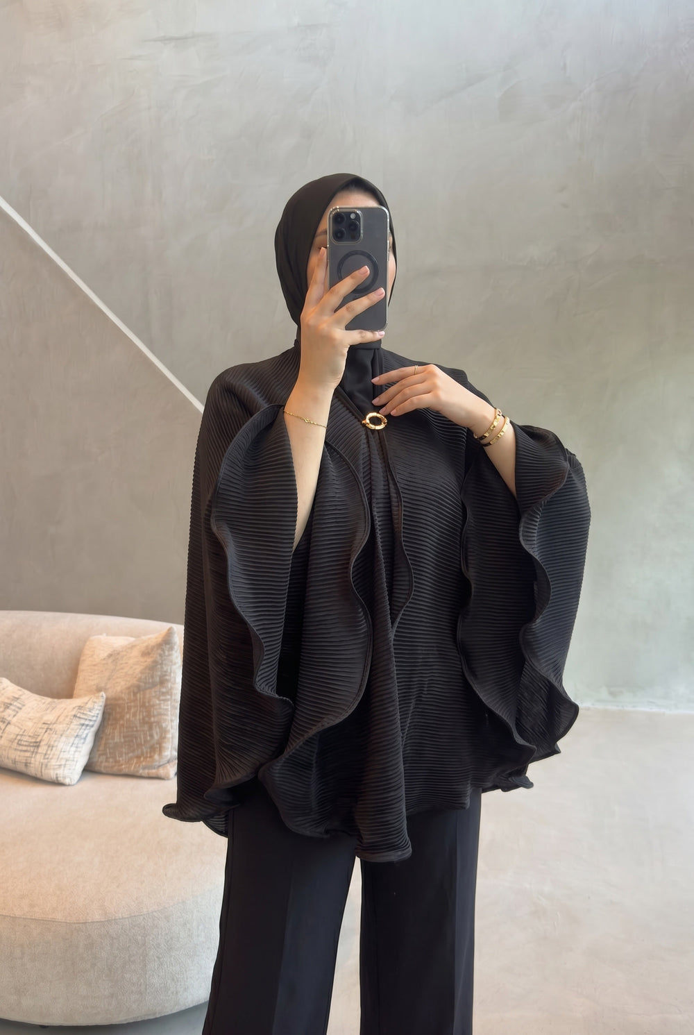 The Mira Cape — Black