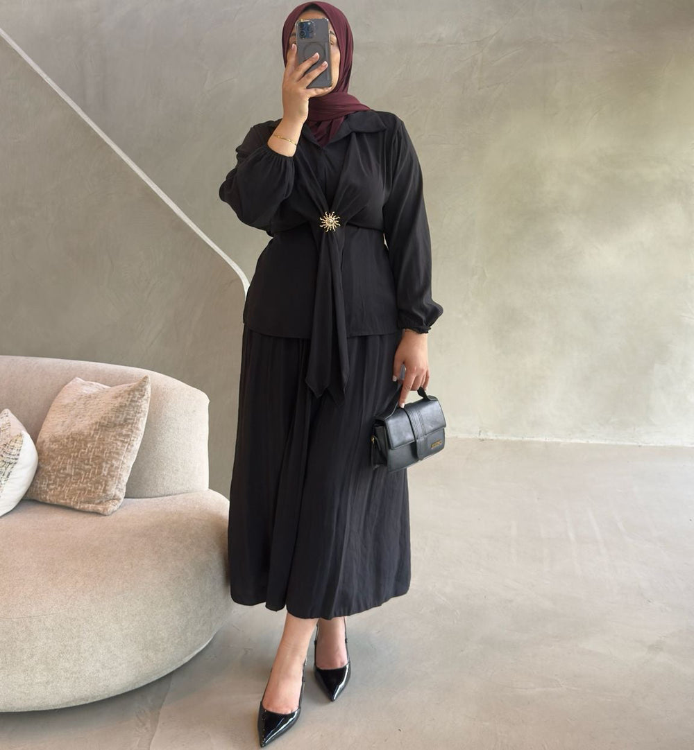 THE SKIRT SET — BLACK