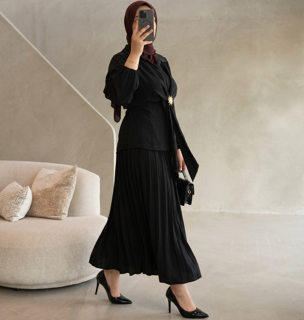 THE SKIRT SET — BLACK